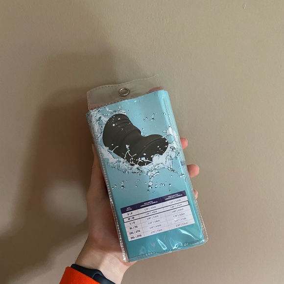 North Fetch | Rubber Dog Boots - Picture 2 of 3